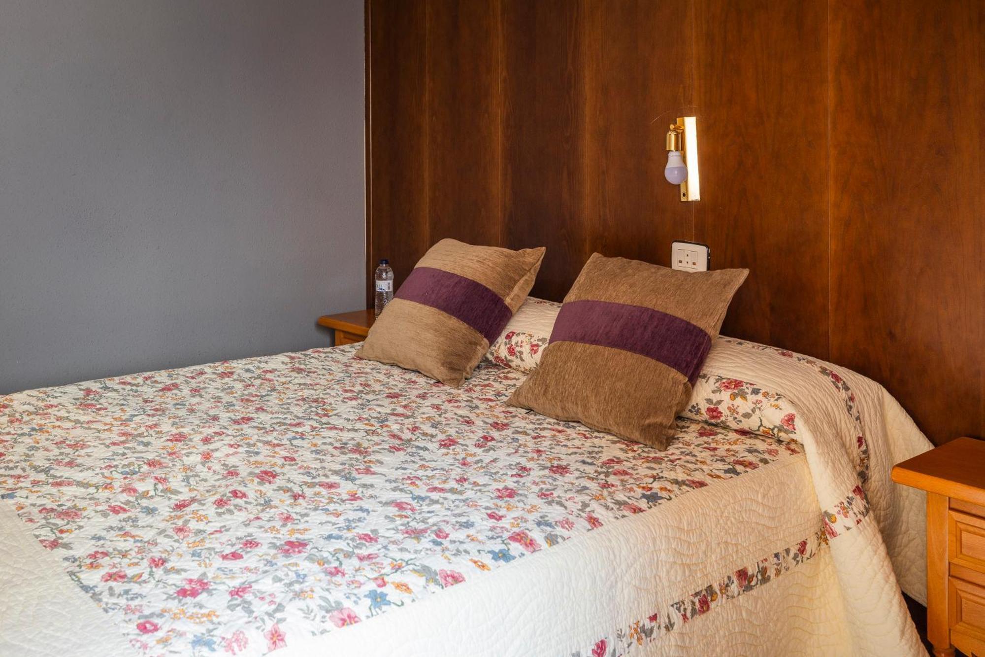 Hostal Los Valles Bielsa Exterior foto