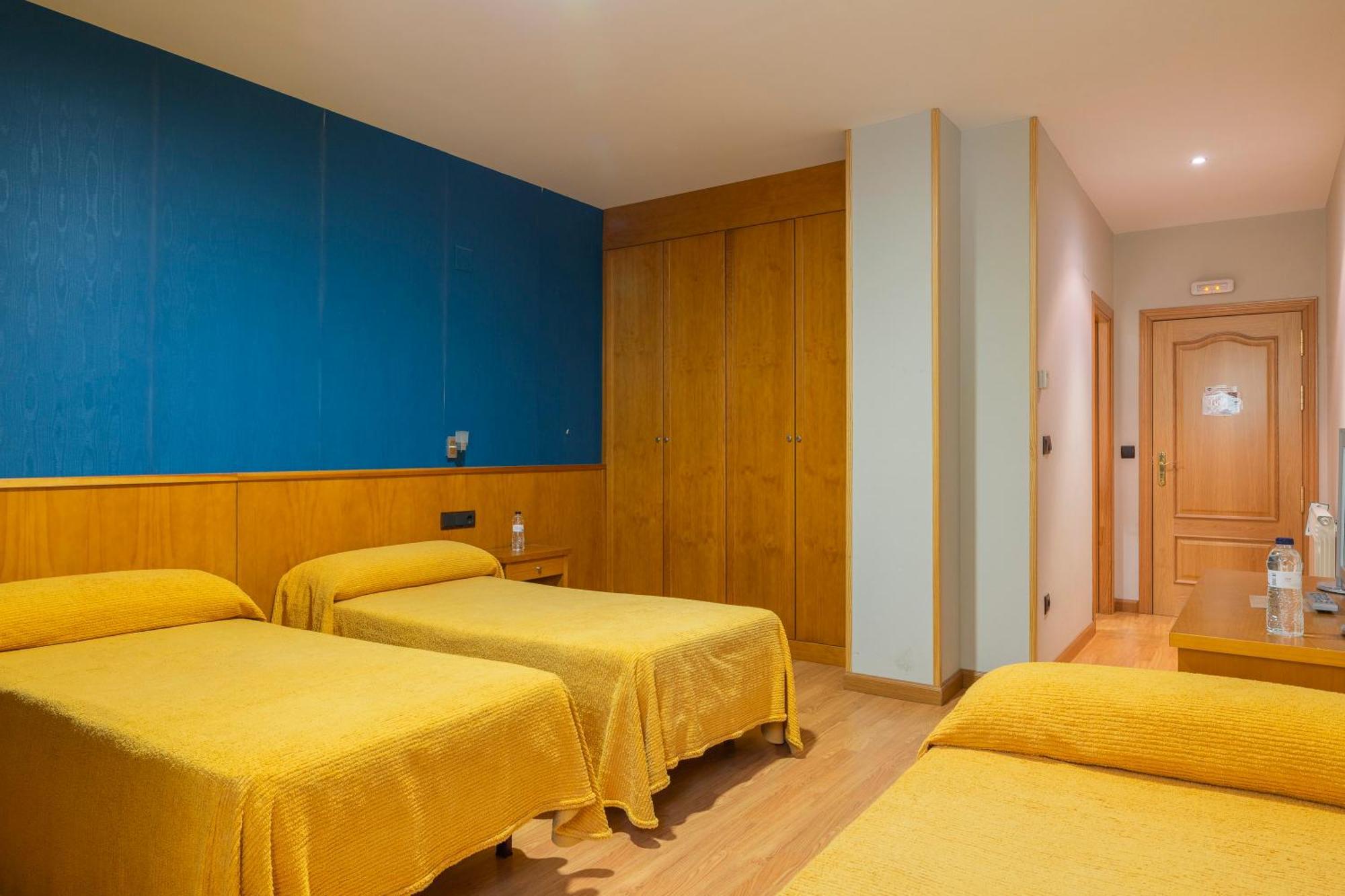 Hostal Los Valles Bielsa Exterior foto