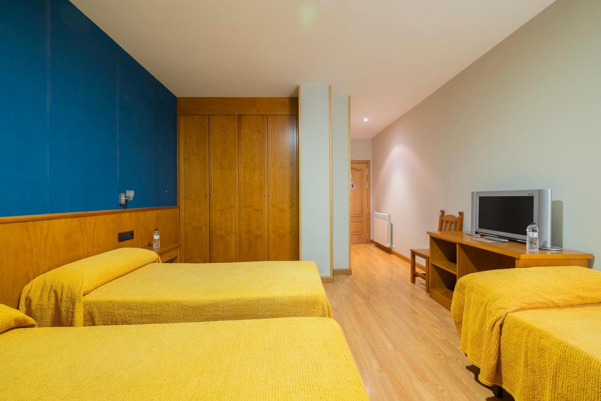 Hostal Los Valles Bielsa Exterior foto