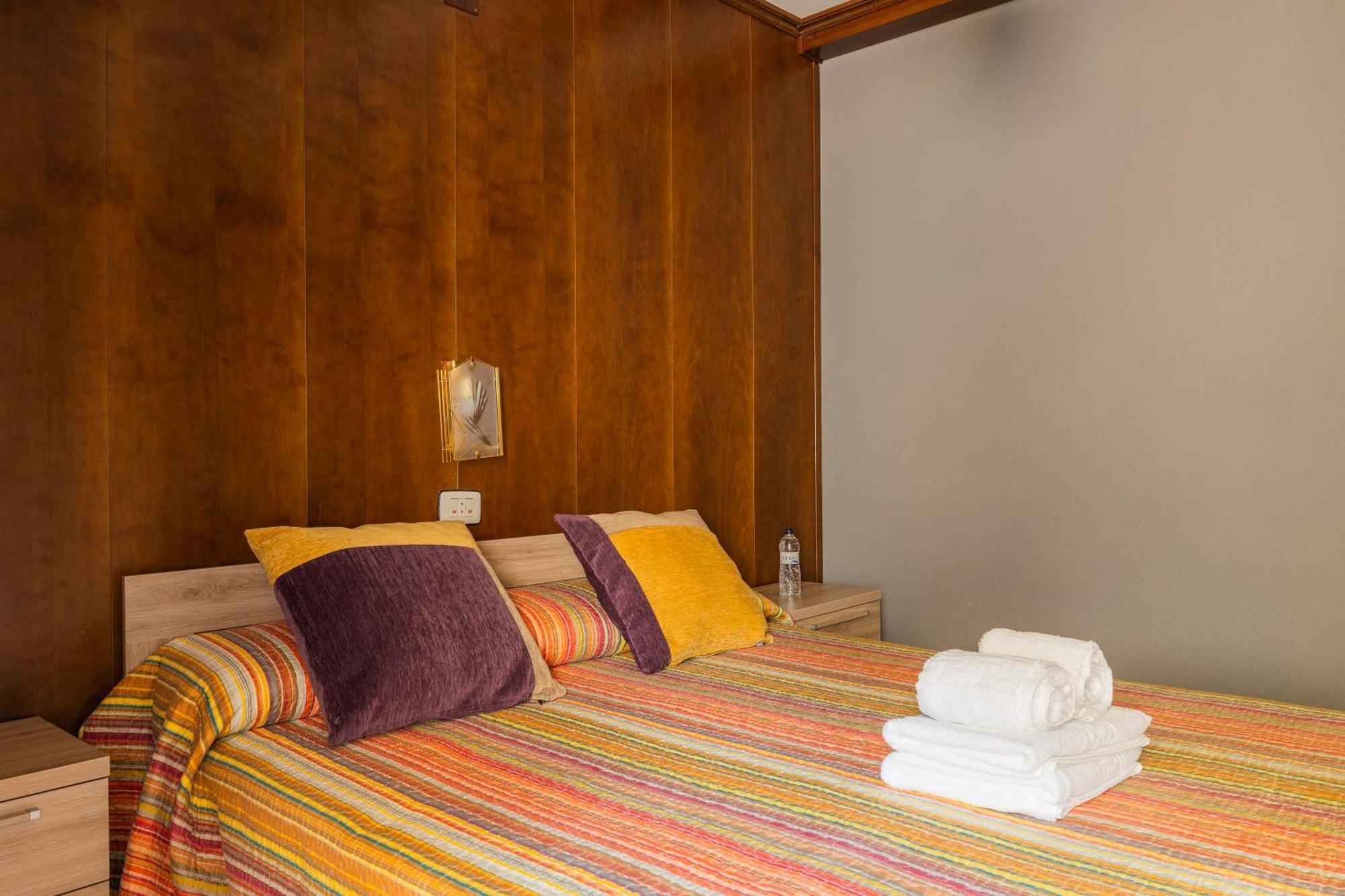 Hostal Los Valles Bielsa Exterior foto