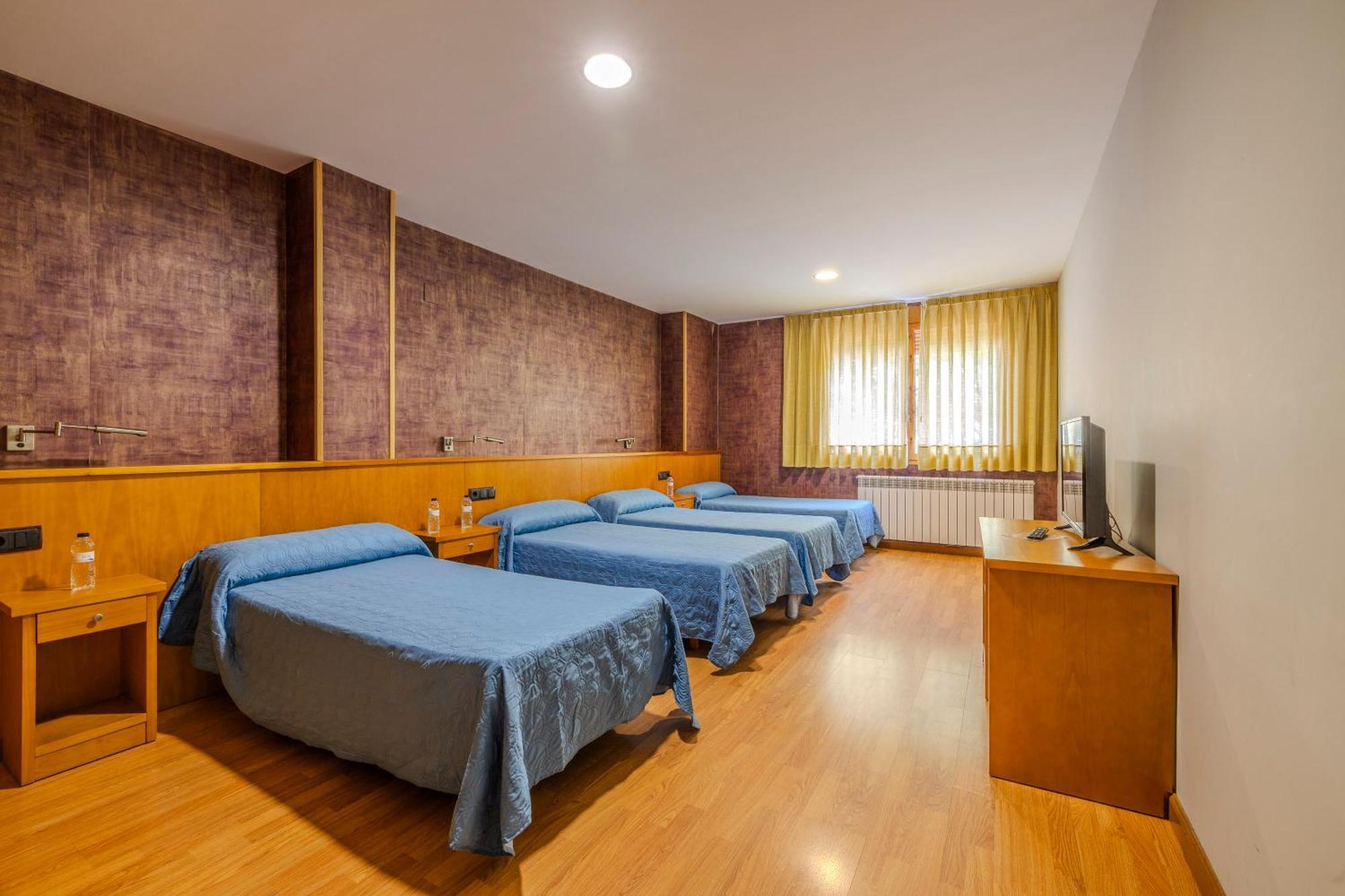 Hostal Los Valles Bielsa Exterior foto